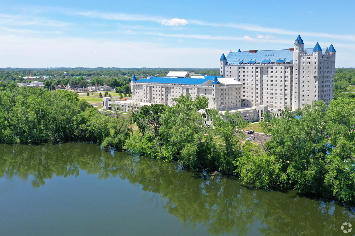 The Grand Castle Apartment Homes Apartments in Grandville, MI